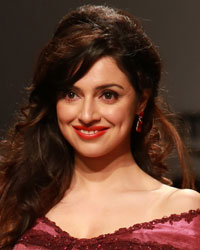 Divya Khosla Kumar Divya Khosla Kumar