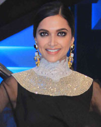 Deepika Padukone at Anamika Khanna Show at LFW 2015