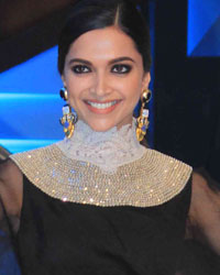 Deepika Padukone at Anamika Khanna Show at LFW 2015