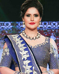 Zarine Khan at Archana Kochhar Fashion Show For a Cause