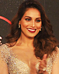 Bipasha Basu walking the ramp for Designer Falguni and Shane Peacock