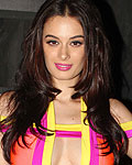 Evelyn Sharma at Blenders Pride Fashion Tour 2012 Preview