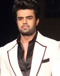 Manish Paul at Caring With Style Fashion Show