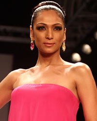 Shamita Singha at Farah Khan Show at IIJW 2014