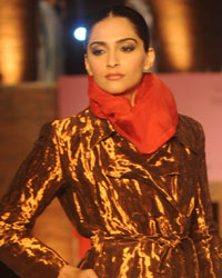 Sonam Kapoor at Fashion Show at IIM Ahmedabad