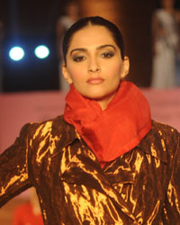 Sonam Kapoor at Fashion Show at IIM Ahmedabad