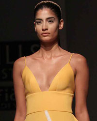 Gauri and Nainika Show at WIFW SS 2015