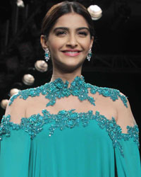 Sonam Kapoor at Gitanjali Gems Show at IIJW 2015