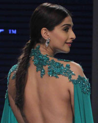 Sonam Kapoor at Gitanjali Gems Show at IIJW 2015