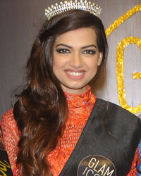 Aneel Murarka with the Winners of Glam Icon 2014