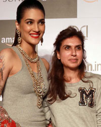 Kriti Sanon and Monisha Jaisingh Kriti Sanon and Monisha Jaisingh