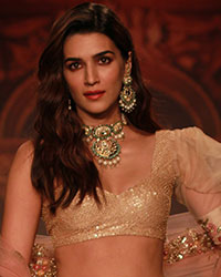 Kriti Sanon at India Couture Week 2019