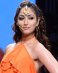 Yami Gautam at India International Jewellery Show 2017