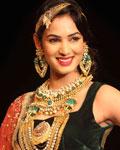 Sonal Chauhan at India International Jewellery Week 2012