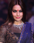 Bipasha Basu at India International Jewellery Week 2012