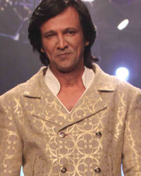 Kay Kay Menon