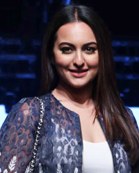 Sonakshi Sinha at LFW Summer Resort 2017