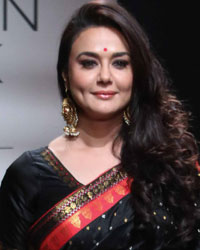 Preity Zinta at LFW Summer Resort 2017