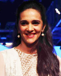 Tara Sharma at LFW Winter Festive 2016 Ridhi Mehra Show