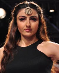 Soha Ali Khan at Lakme Fashion Week 2015