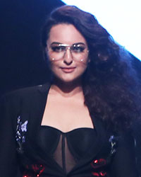 Sonakshi Sinha at Lakme Fashion Week 2018