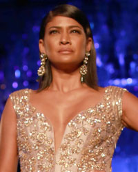 Carol Gracias at Manish Malhotra Show at AIFW 2015