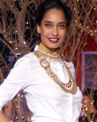 Lisa Haydon at Monisha Jaising Show at ICW 2014