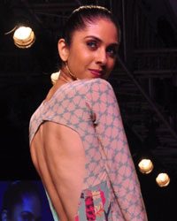 Nupur Kanoi and Payal Singhal Show at LFW 2014