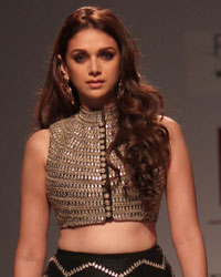 Aditi Rao at Payal Singhal Show at WIFW SS 2015