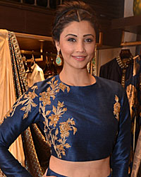 Daisy Shah at Preview of Istanblu Collection by SVA