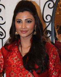 Daisy Shah at Preview of Ritika and Shruti`s Collection