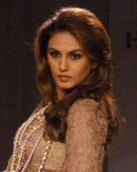 Huma Qureshi at Rimple and Harpreet Narula Show at ICW 2014