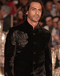 Arjun Rampal at Rohit Bal Show at WIFW SS 2015