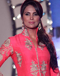 Lara Dutta at Save and Empower The Girl Child 2014