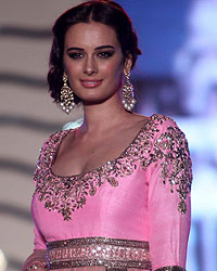 Evelyn Sharma at Save and Empower The Girl Child 2014