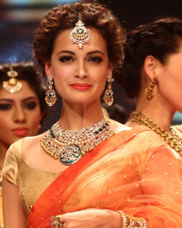 Dia Mirza