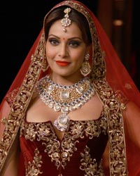 Bipasha Basu at Shree Raj Mahal Jewellers Show at ICW 2014