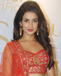 Sonal Chauhan at Sumona Parekh Unveils Her New Collection