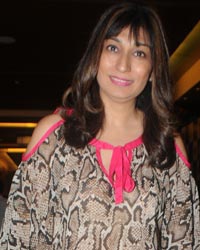 Sun Jewels Show at IIJW 2014