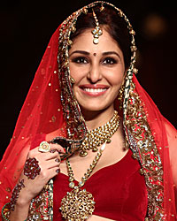 Pooja Chopra at Swarovski Jewellery Show at IIJW 2014