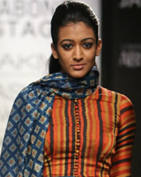 Swati Vijaivargie and Harshitaa Chatterjee Show at LFW 2014