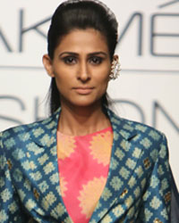 Swati Vijaivargie and Harshitaa Chatterjee Show at LFW 2014