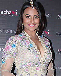 Sonakshi Sinha at Tarun Tahiliani Show for Sahachari Foundation