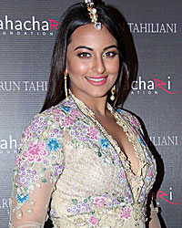 Sonakshi Sinha at Tarun Tahiliani Show for Sahachari Foundation