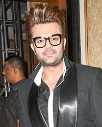 Manish Paul at Walking On A Dream Collection Launch