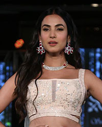 Sonal Chauhan at Wedding Junction Fashion Show