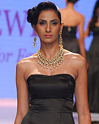 Aks Jewels Show at IIJW 2014