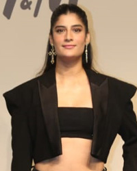 Anamika Khanna Collaborates with multinational fashion retailer H