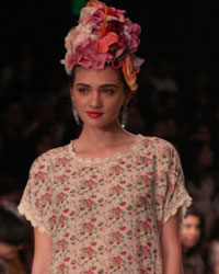 Aneeth Arora Show at WIFW SS 2015