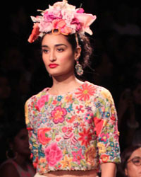 Aneeth Arora Show at WIFW SS 2015